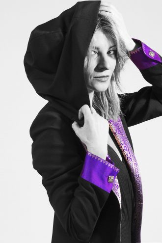 Angela Blazer Arabia morado
